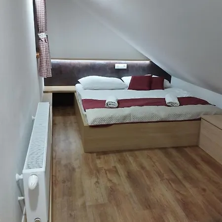 Apartment Natalka Dreveny Raj