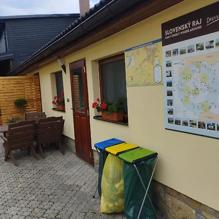 Natálka Drevený Raj