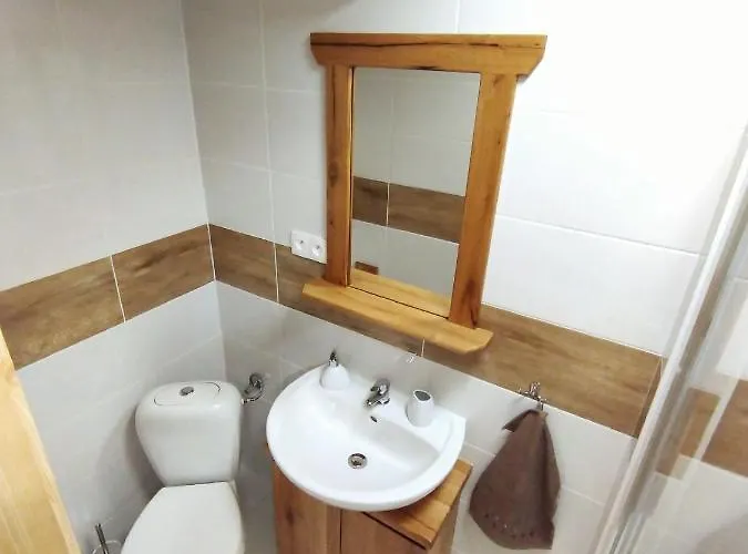 아파트 Natalka Dreveny Raj *