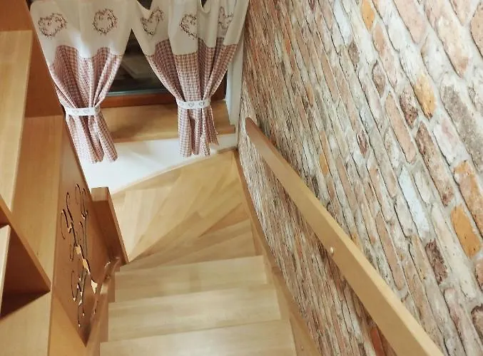 아파트 Natalka Dreveny Raj *